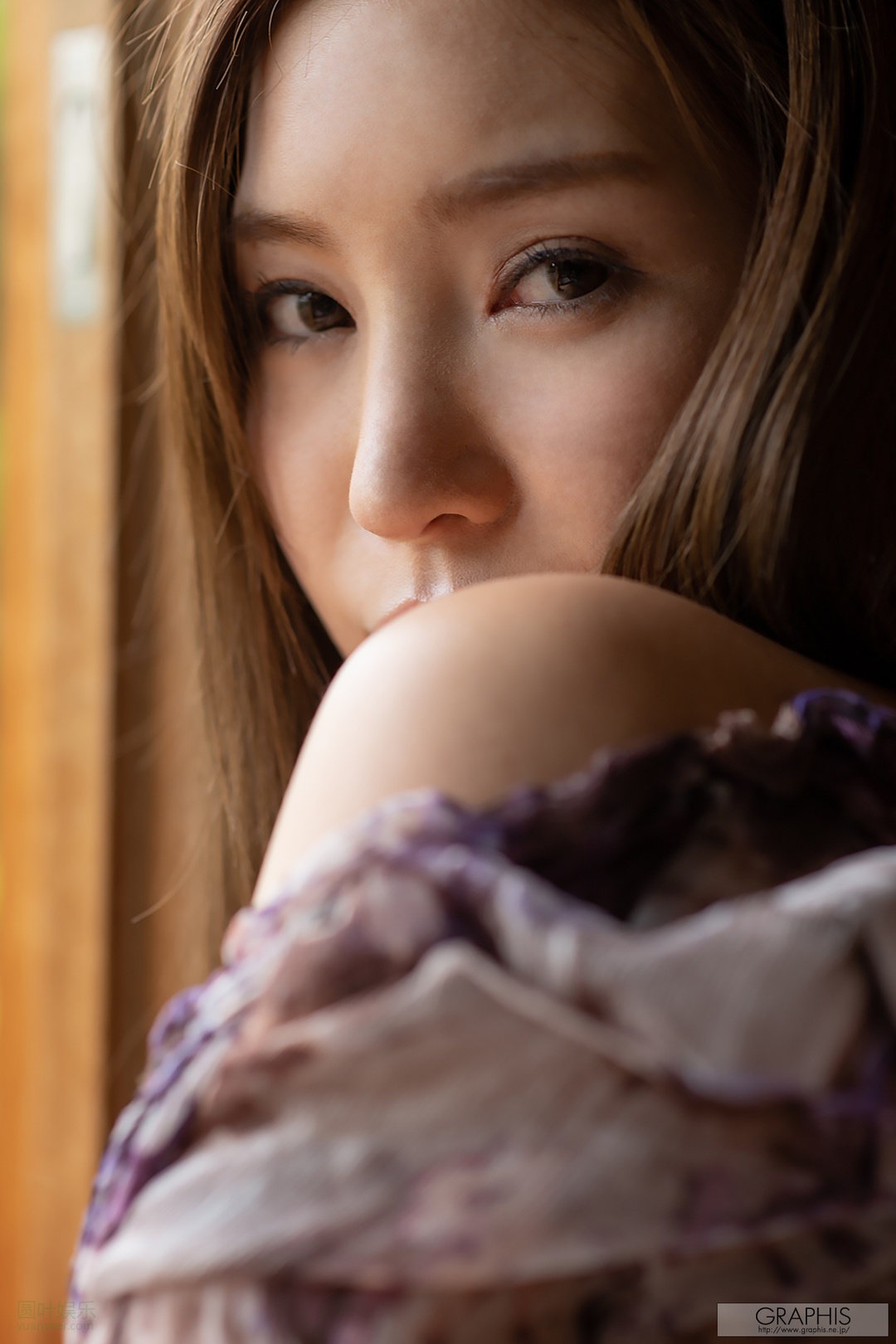 (2018 - 06 - 15) Aoi (葵) - Allure