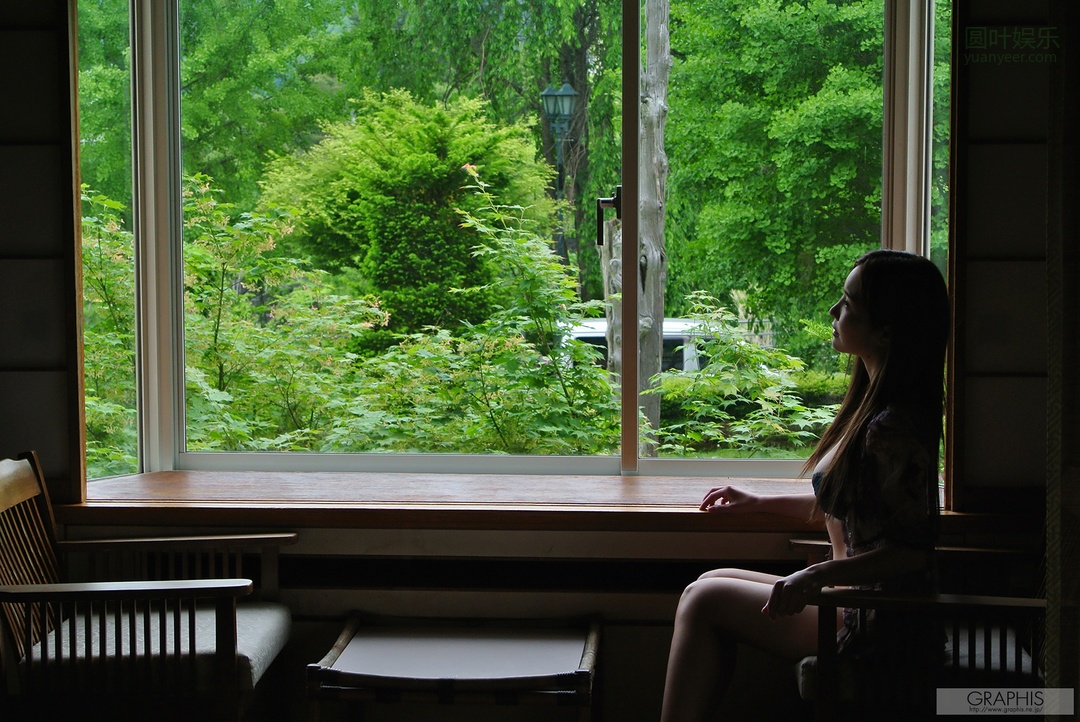 (2018 - 06 - 15) Aoi (葵) - Allure