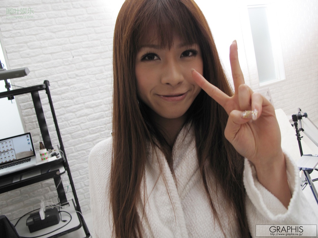 (2010 - 11 - 26) MAKI Azusa (真木あずさ)