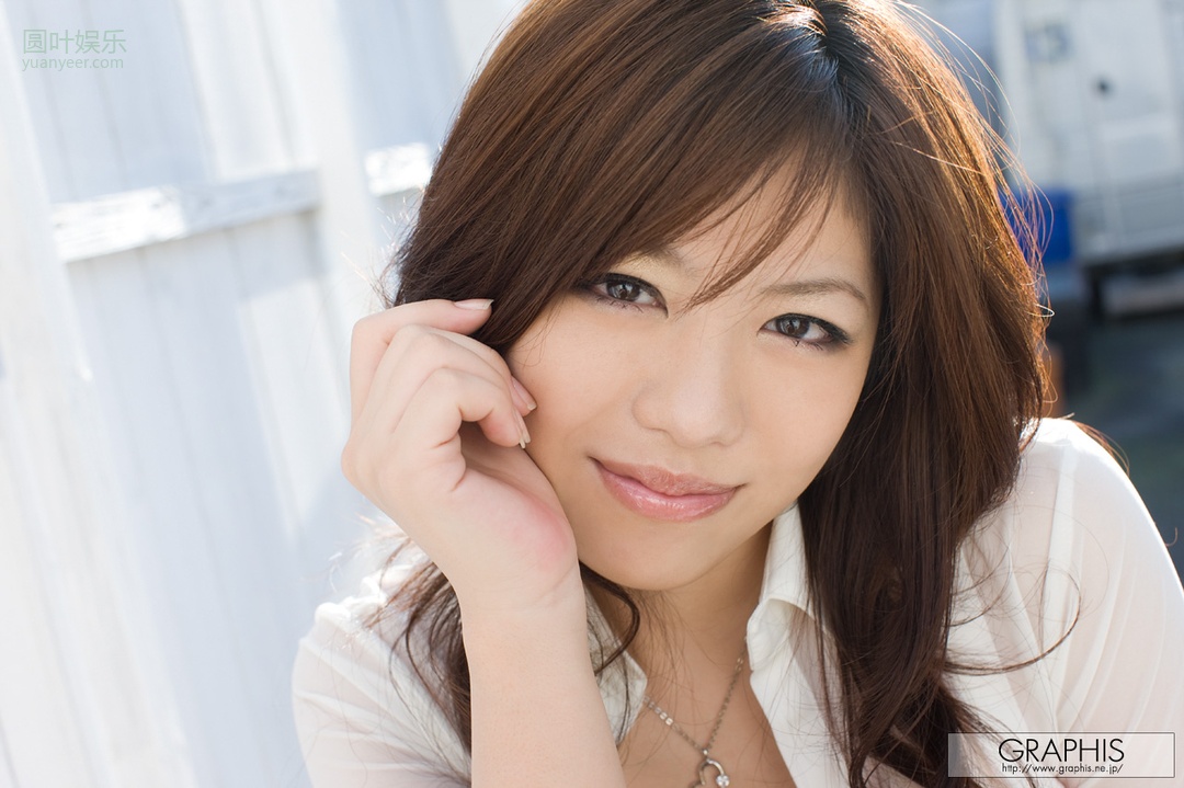 (2008 - 11 - 14) MATSUSHITA Momoka (松下桃香) - peach buttocks