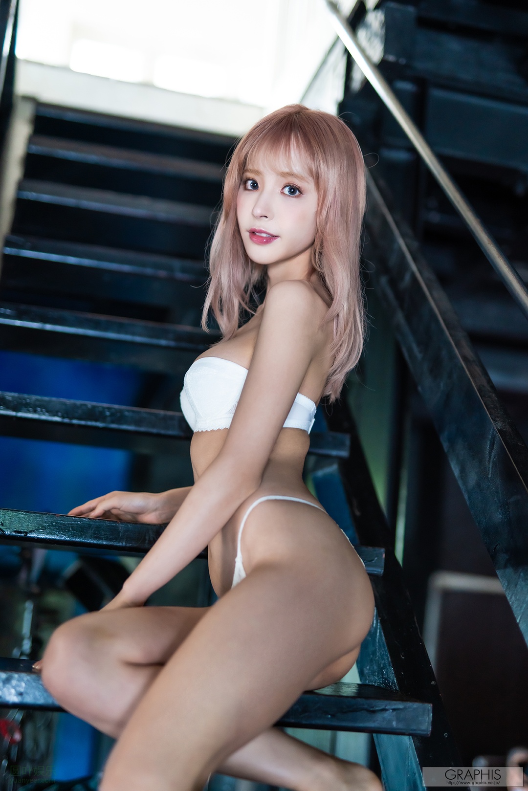 (2022 - 12 - 01) MOMONOGI Kana (桃乃木かな) Calendar