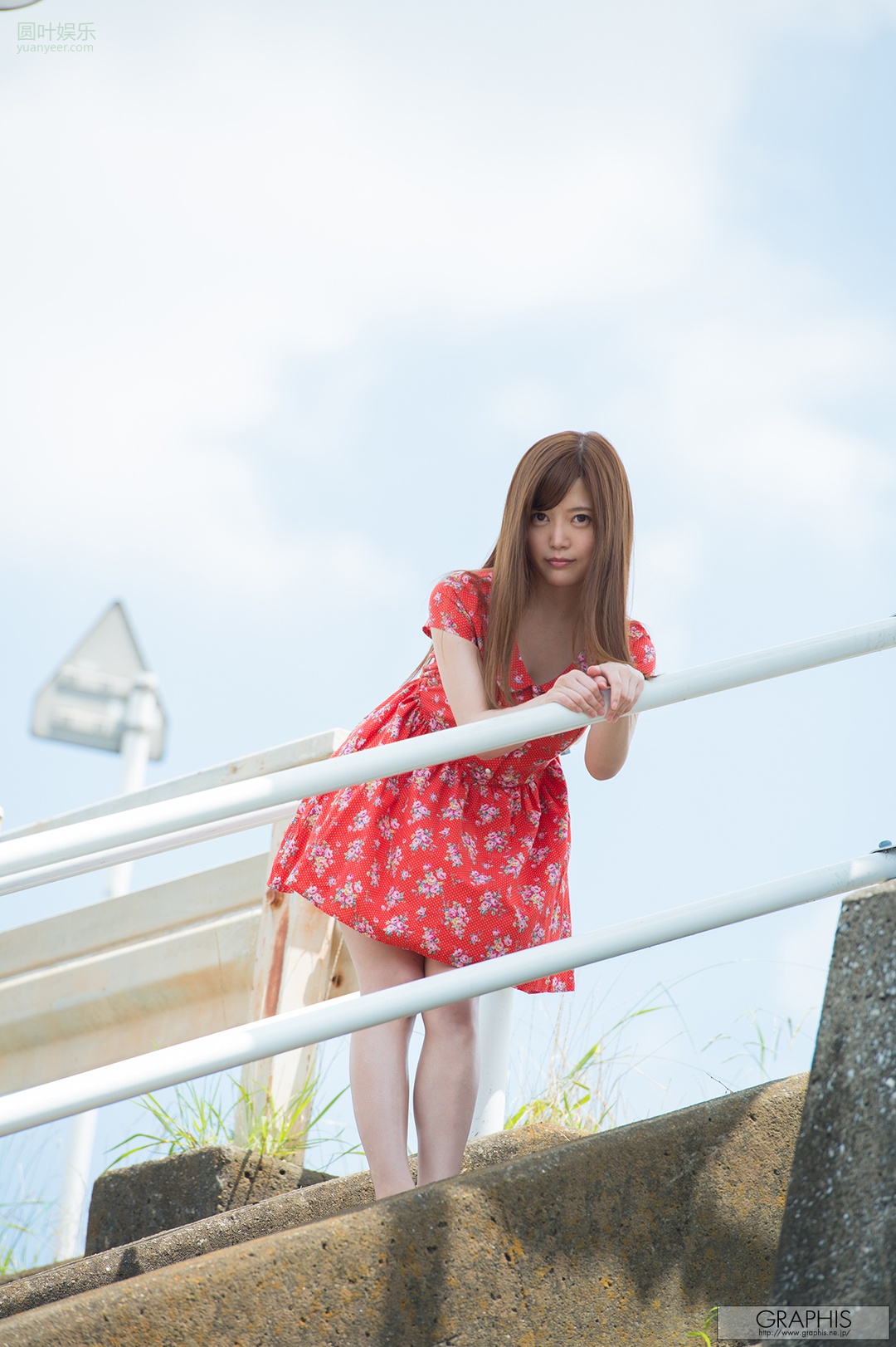 (2016 - 07 - 22) SAKAKI Riria (榊梨々亜) - Be shy