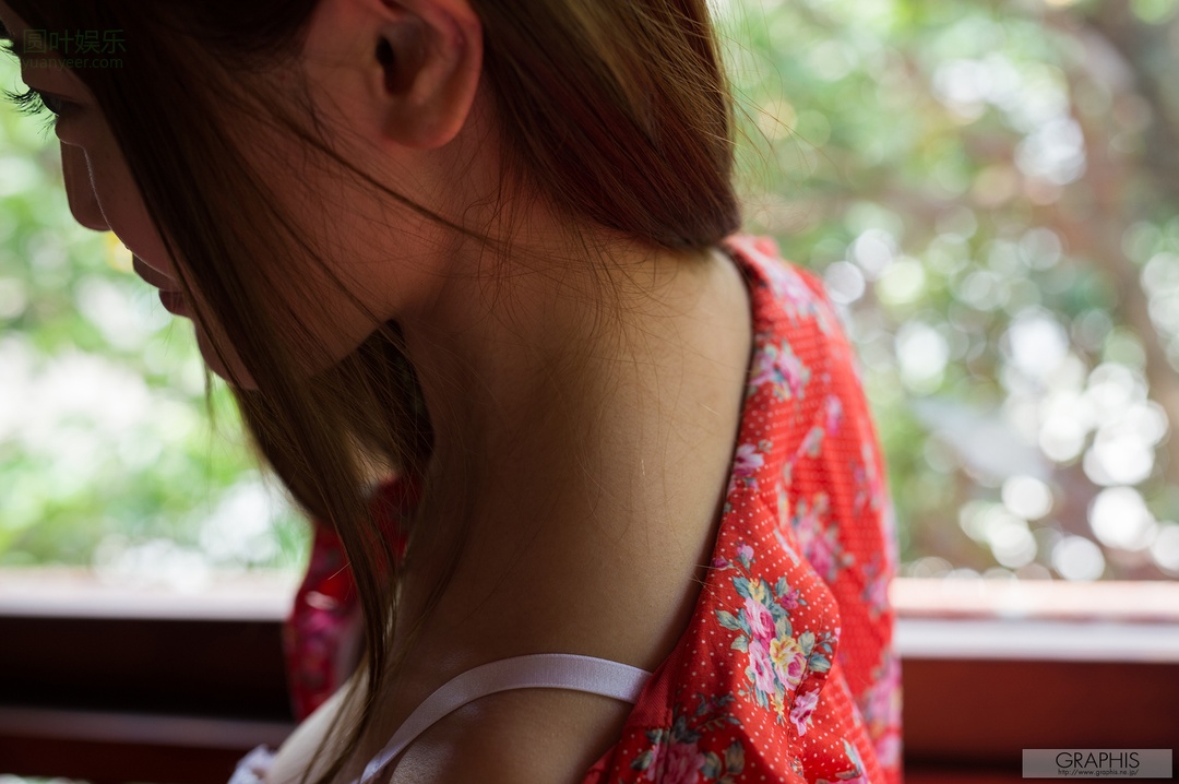 (2016 - 07 - 22) SAKAKI Riria (榊梨々亜) - Be shy