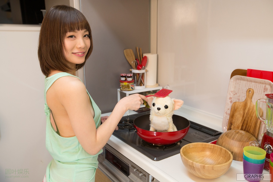 (2016 - 01 - 08) SUZUMURA Airi (铃村あいり) - New Year Special 2016 - Petite Amie