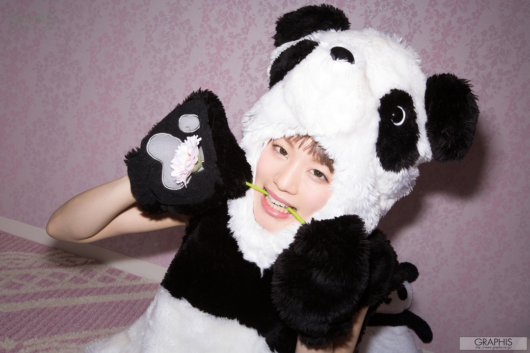 (2016 - 01 - 08) SUZUMURA Airi (铃村あいり) - New Year Special 2016 - Petite Amie