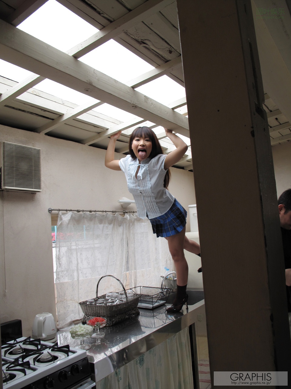 (2010 - 04 - 30) TSUJI Hitomi (辻仁美)