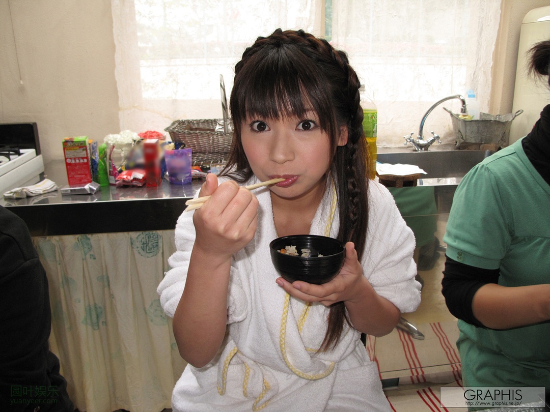 (2010 - 04 - 30) TSUJI Hitomi (辻仁美)