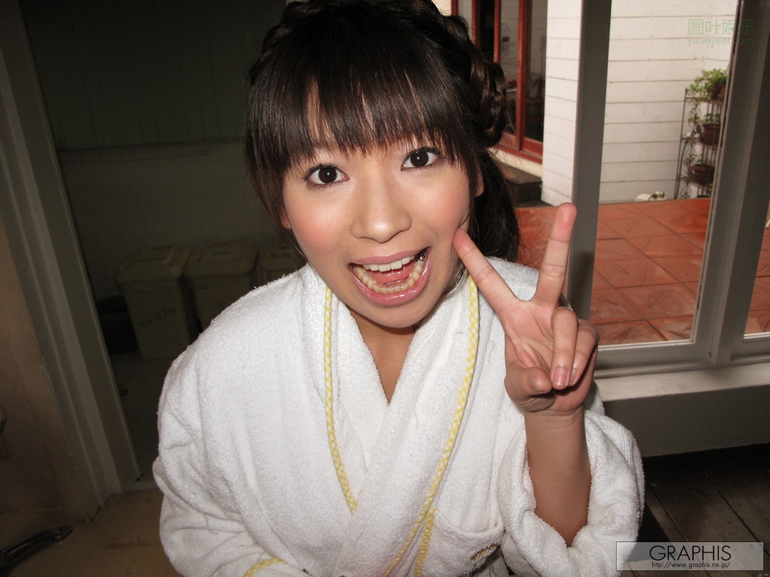 (2010 - 04 - 30) TSUJI Hitomi (辻仁美)