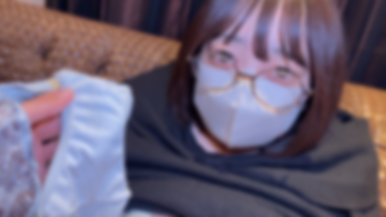 FC2-PPV 那个书呆子H罩杯终于露脸了。