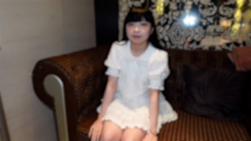 FC2-PPV 147cm究极の童颜 体型の18岁主题咖啡店嬢。