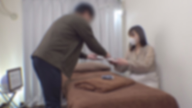 FC2-PPV 在附近的一家商店工作，非常漂亮。