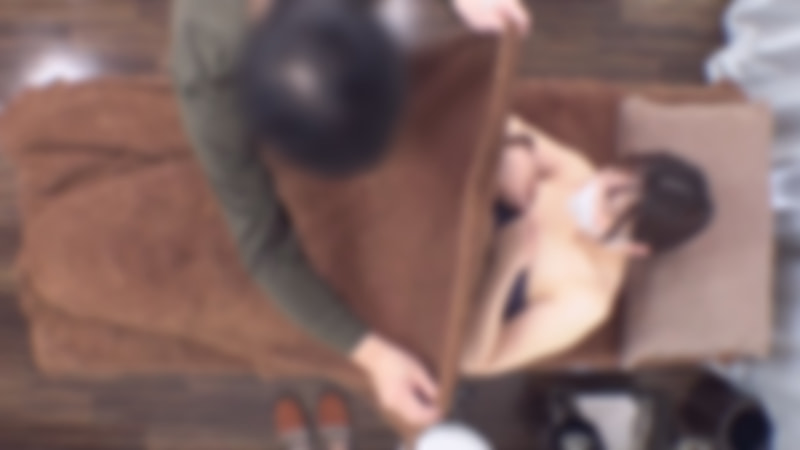 FC2-PPV 在附近的一家商店工作，非常漂亮。