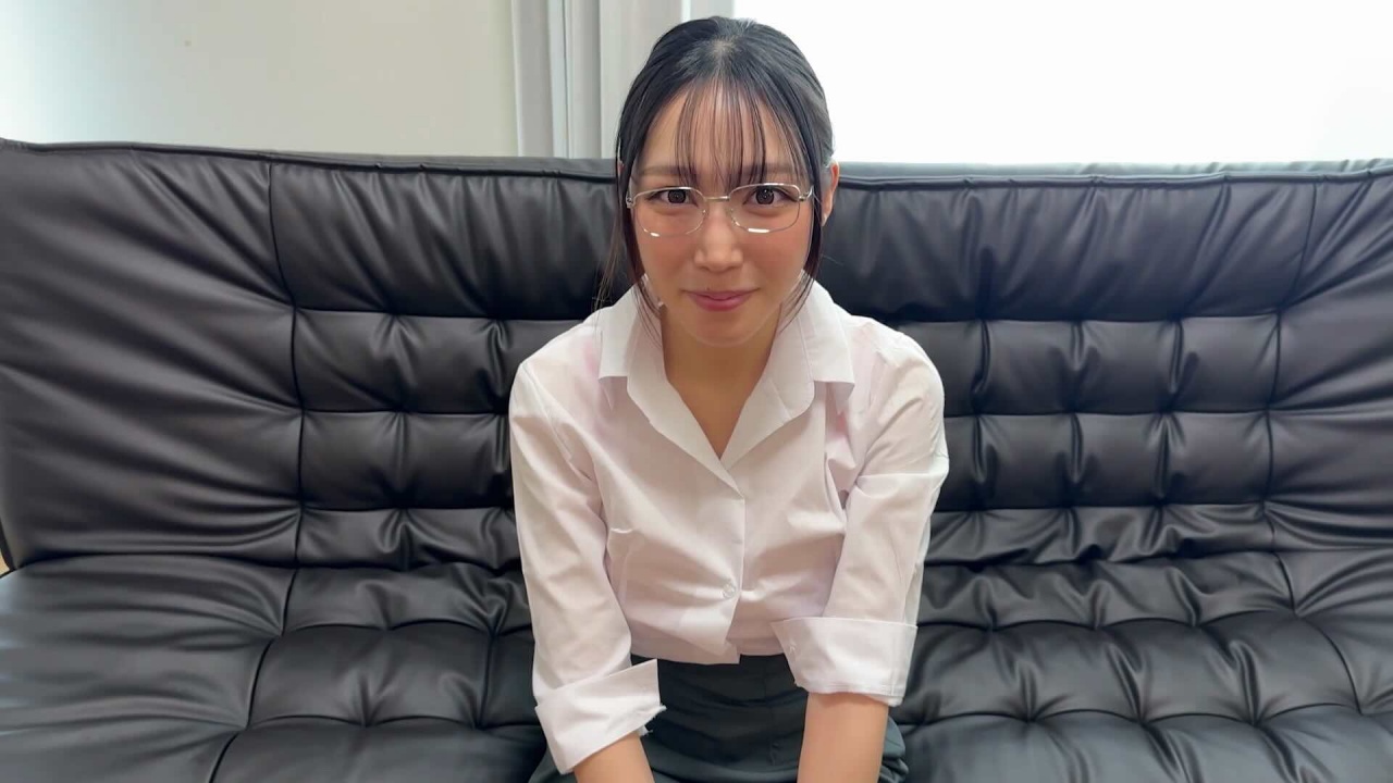 FC2-PPV 那位猫系美女长大后再次出现。