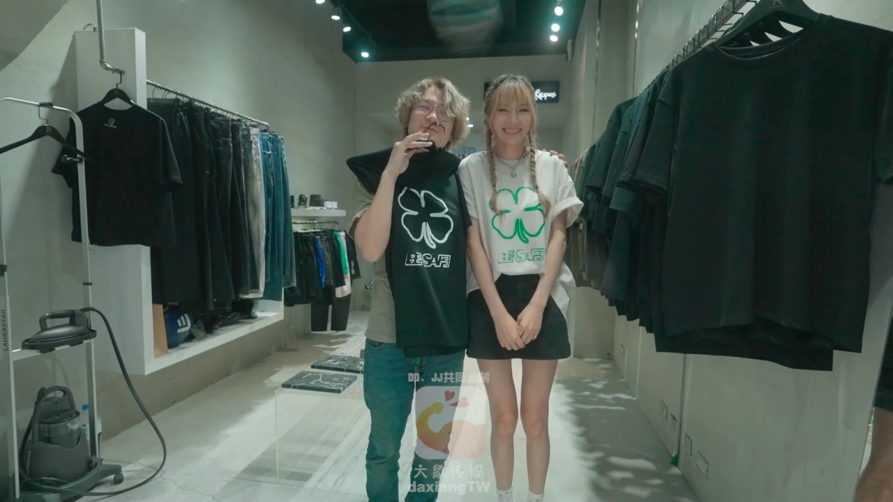 FC2-PPV 【无修正】身材抜群の长身苗条な都内服饰店员を搭讪！