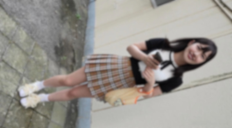 FC2-PPV 【初撮り】【半外半中】［Di◯r美容部员］