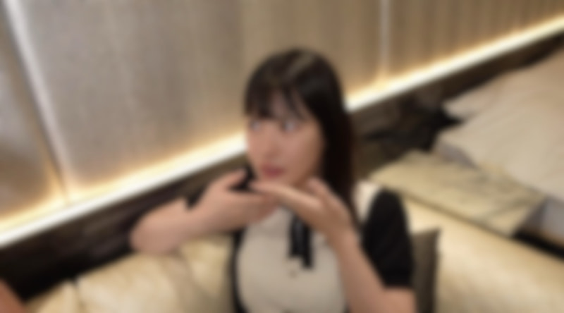 FC2-PPV 【初撮り】【半外半中】［Di◯r美容部员］