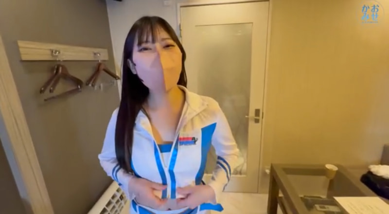 FC2-PPV 2.みいな 22岁。丝袜破り。RQ过膝袜ブーツ。色白黒髪。。