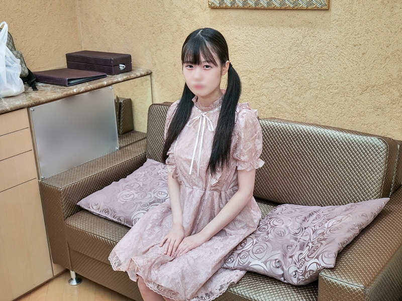 FC2-PPV 【个撮】清白的童颜の素人24岁。奇迹の动画