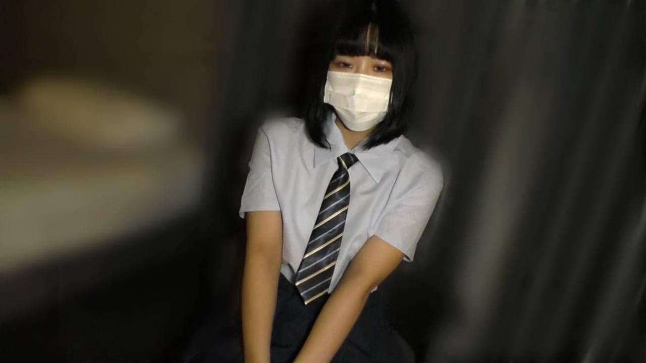 FC2-PPV 黒髪短发でドM。人気主题咖啡店嬢