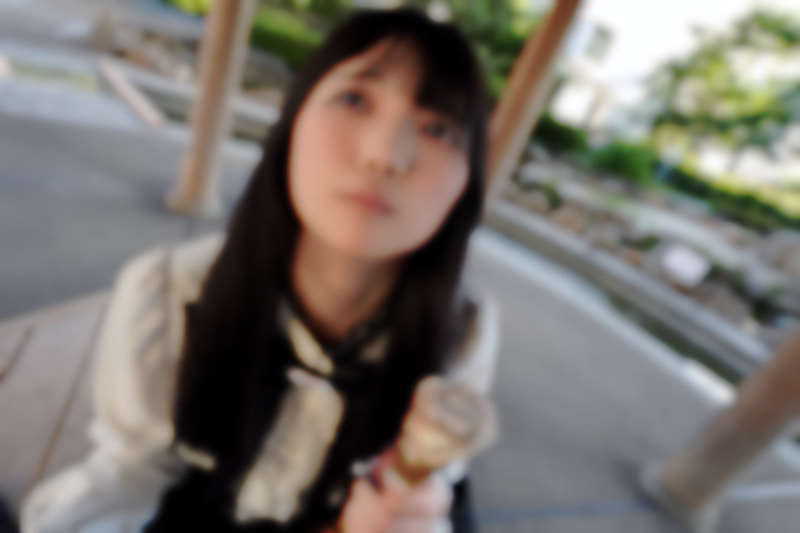 FC2-PPV 如同洋娃娃般外貌的奇迹般18岁。