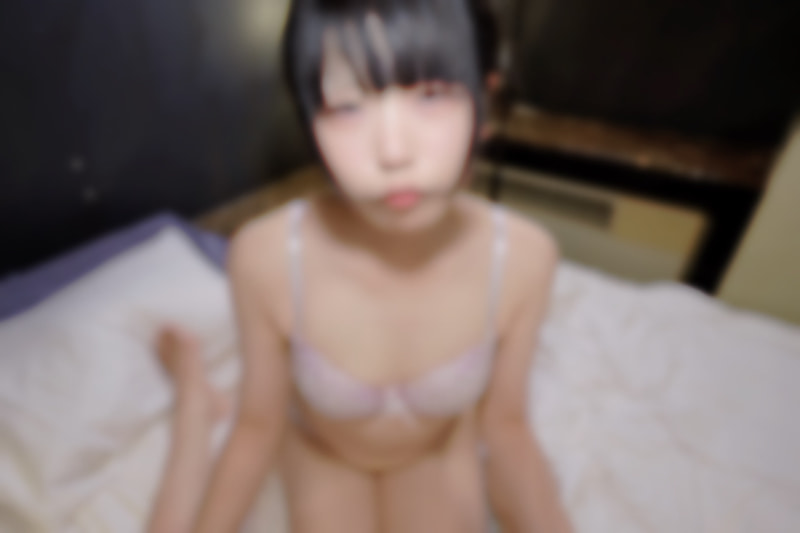 FC2-PPV 【半外半中】19岁の本気游戏。何度も気持ちいい？x