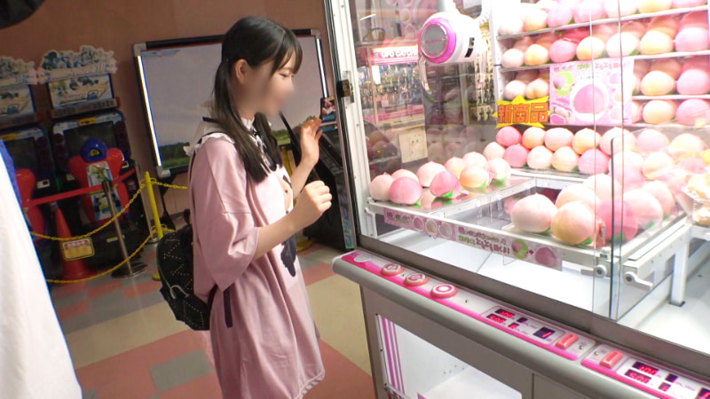 FC2-PPV 【チビ童颜】游戏センターで暇そうにしてた低身长