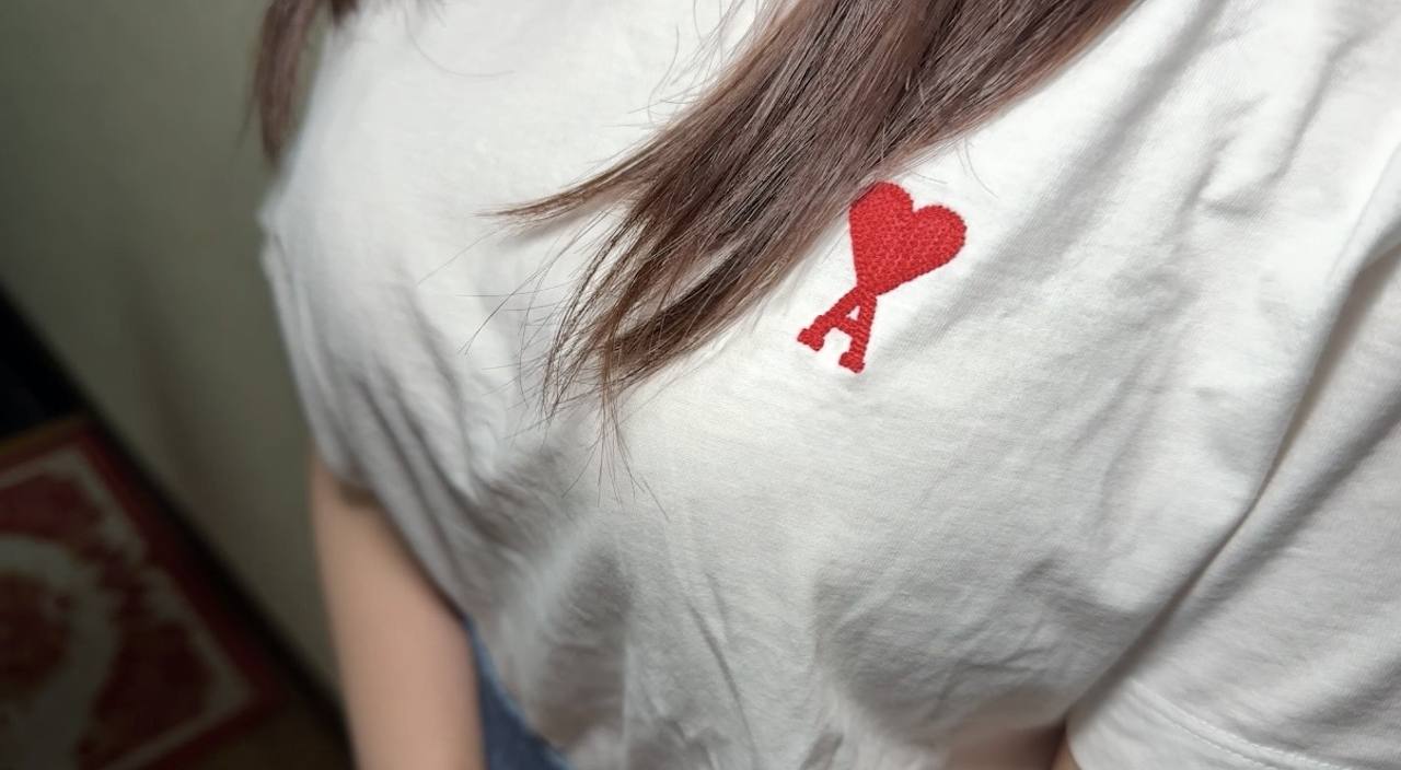 FC2-PPV 可爱F罩杯素人18岁。彼氏バレ不可避の顔出し。