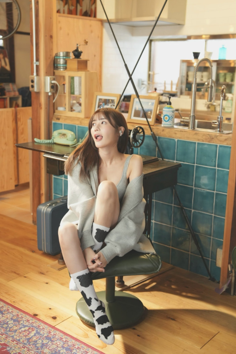 藤森里穂(藤森里穗)：其实，这是我今年第一次拍片喔。-图片3