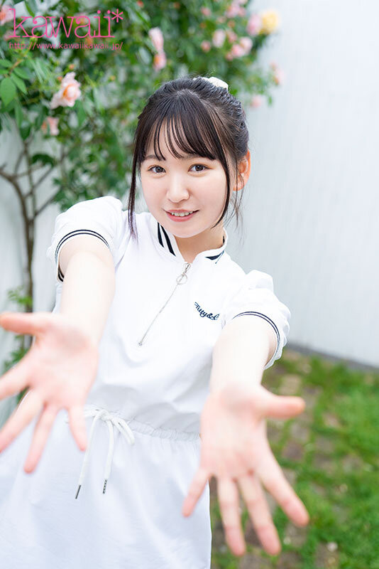 2024《11月新人AV女优完整版》，乡下美少女神似「新垣结衣」？