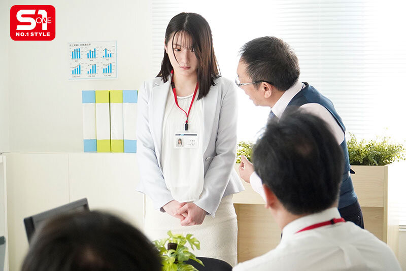 鷲尾めい(鹫尾芽衣)作品SONE-851发布！因为业绩最烂……所以她只能露出隐藏的K罩杯当大家的自慰套了！-图片3