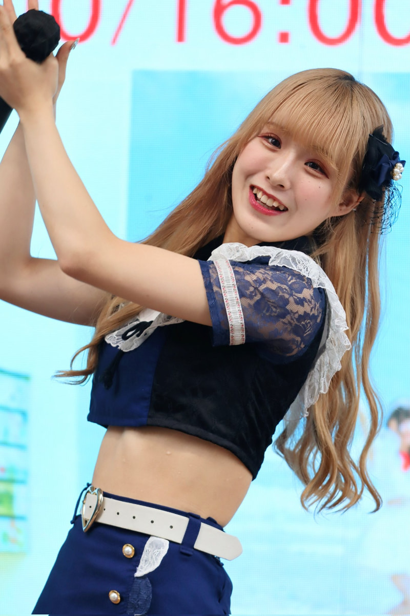 (FC2-PPV-4673073)解密！那位被无码卖家捕获、第一次在大家面前脱光衣服的主播是？-图片11