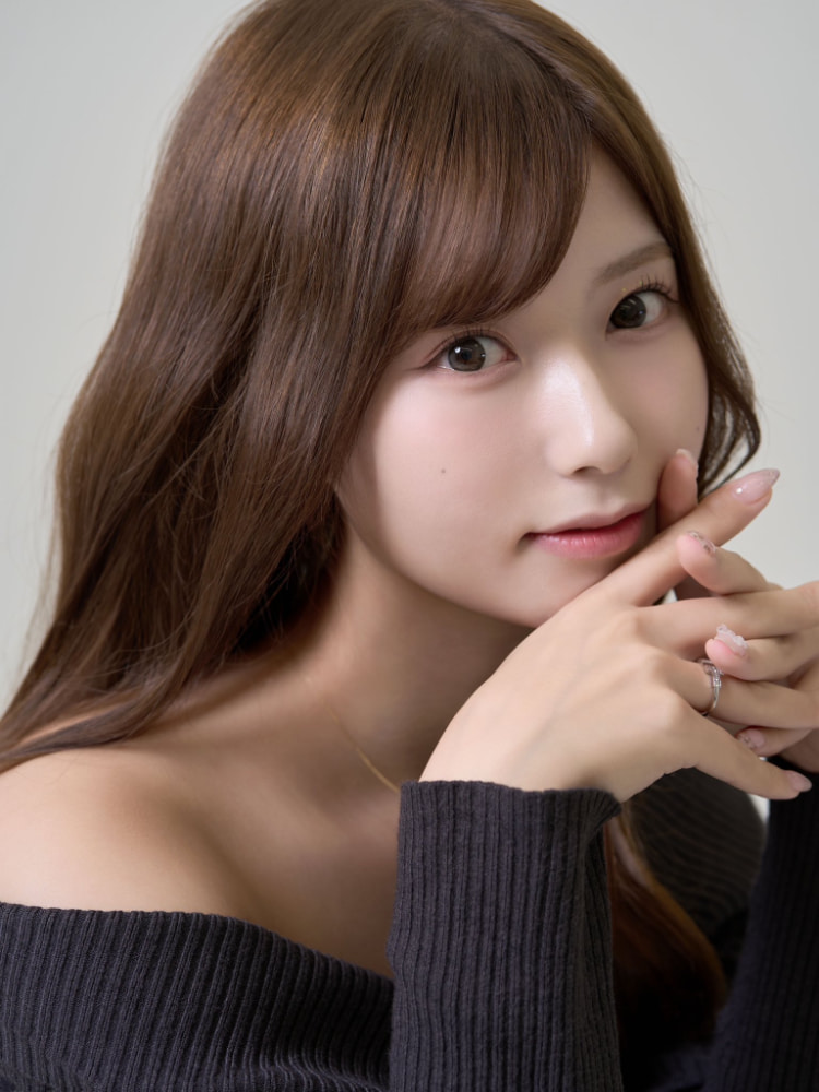 经纪公司倒闭后……曾当过偶像的她终于找到新东家了！