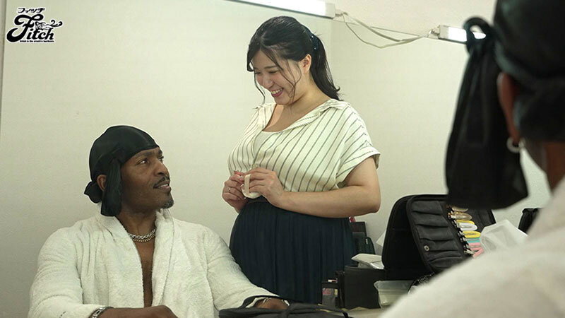 武田怜香作品JUNY-152发布！I杯的丰满人妻吃下巧克力棒了！