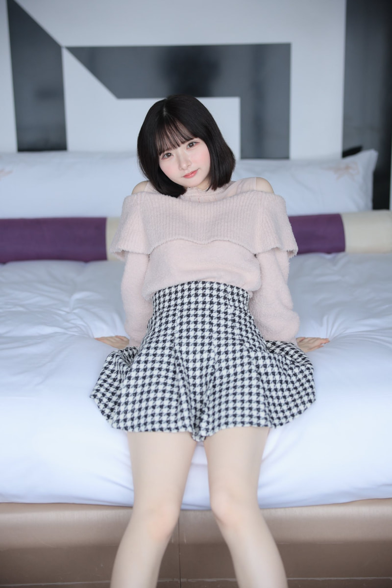 浅野心愛(浅野心爱)出道作品FNS-065发布！想和偶像一样发光！F罩杯、美腰身的20岁年轻肉体下海了！-图片2