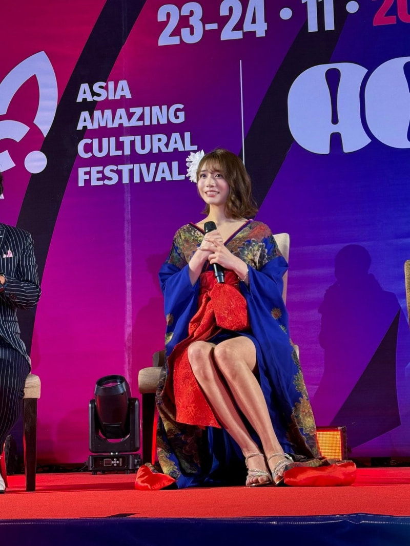 河北彩伽作品SONE-499发布！蜘蛛骑乘位！超露骨***！水中打桩秀！她有了生涯最痴女的演出！-图片10