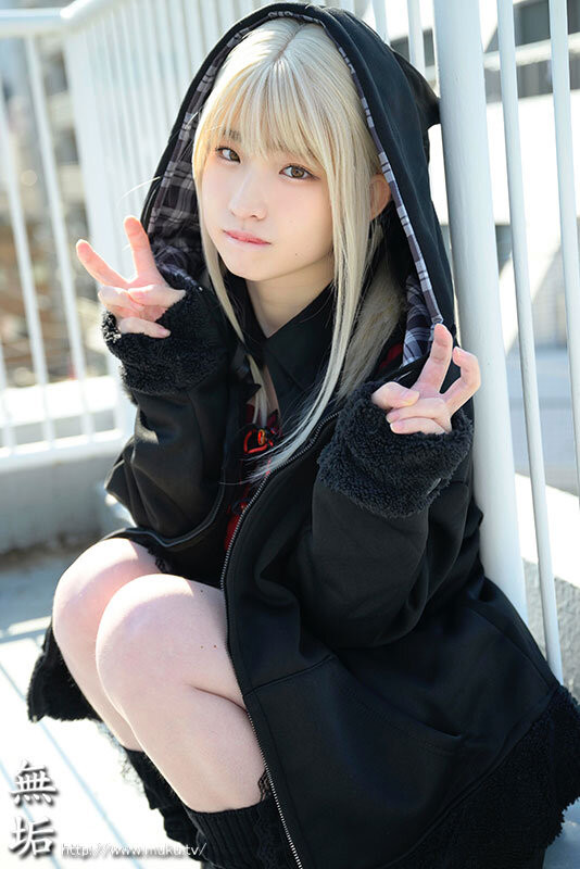 姫野らん(姬野兰)作品MUKC-105发布！期间限定的金发造型？她的制服被弄脏了！-图片2