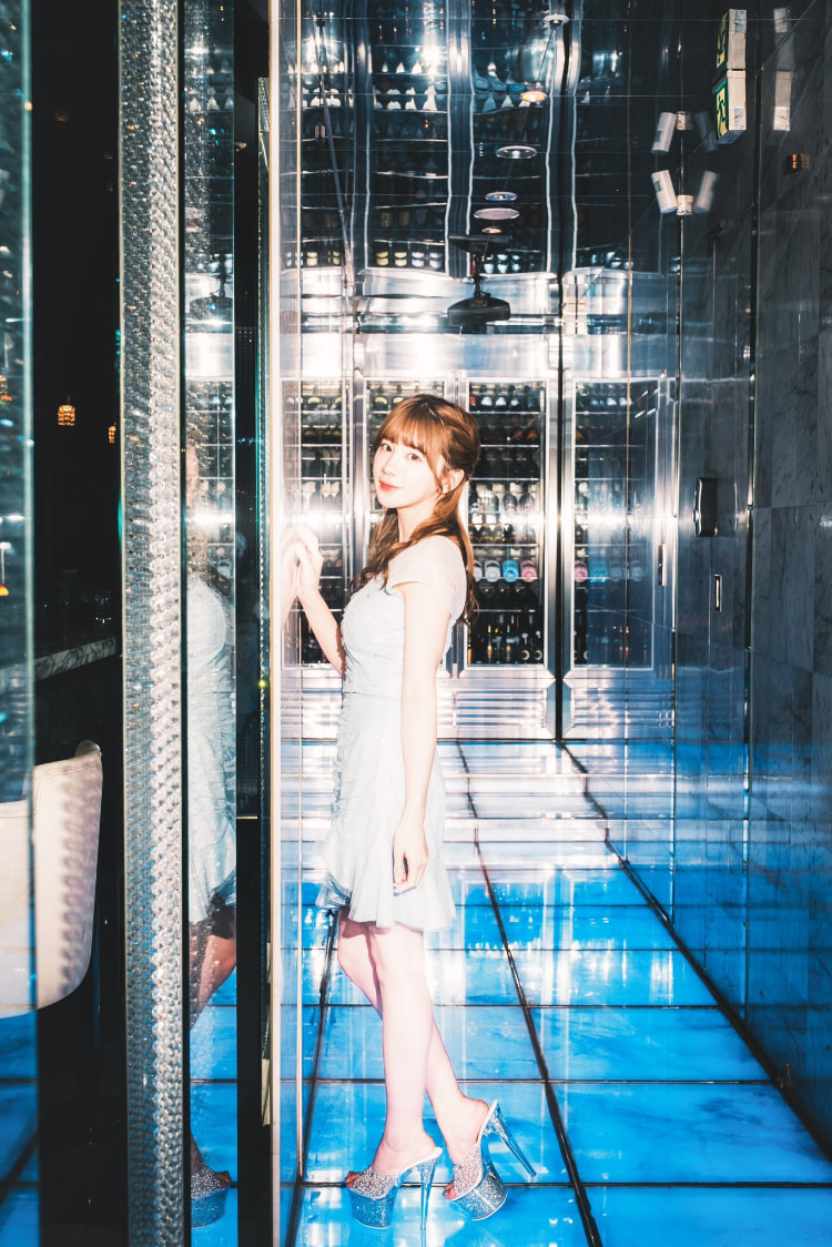 想找宇野みれい(宇野美玲)喝一杯?那该准备多少钱?