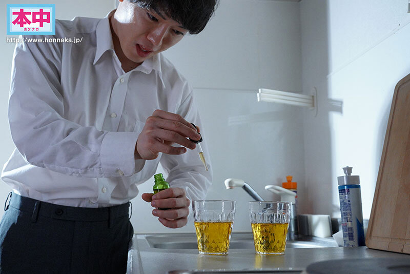 倉本すみれ(仓本堇)作品HMN-626发布！呆萌女高中生来到资优生家里补习，却惨遭加料***……-图片4