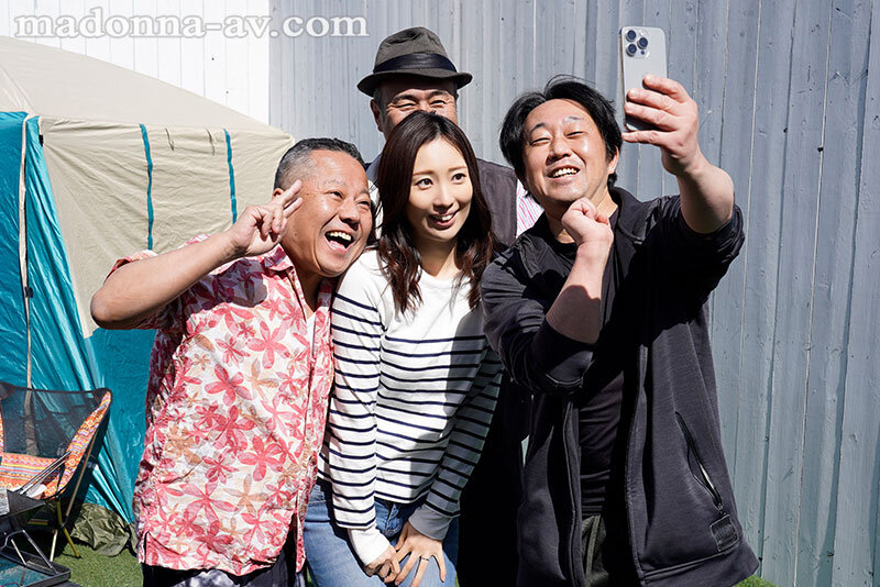 小野りんか(小野梨花)作品JUQ-852发布!气质人妻强制参加社区露营