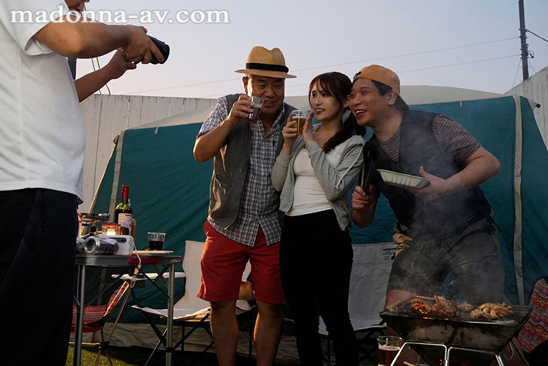 広瀬ゆり(广濑百合)作品JUQ-976发布！前主播人妻强制参加社区露营-图片3