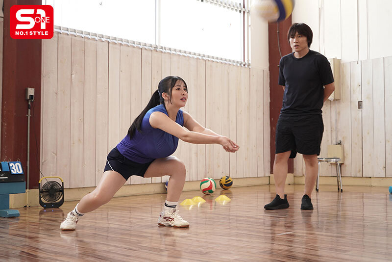 神楽ももか(神乐桃果)作品SONE-462发布！大白兔运动员108公分K奶无戒心诱惑，脱衣服后乳量太惊人！-图片4