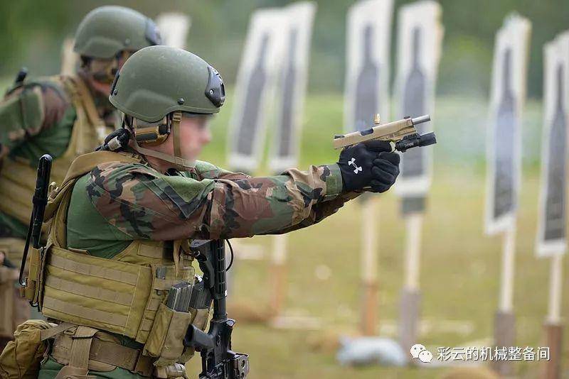 不喜欢M9！美国海军陆战队装备的现代版M1911手枪