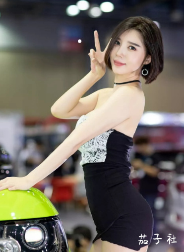 韩国车模闵汉娜小皮裤女神！有些野性是天生的？？