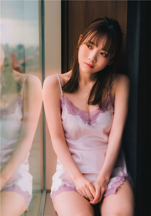 Tamura-Mayu-1st-Photobook-Page-105.jpg