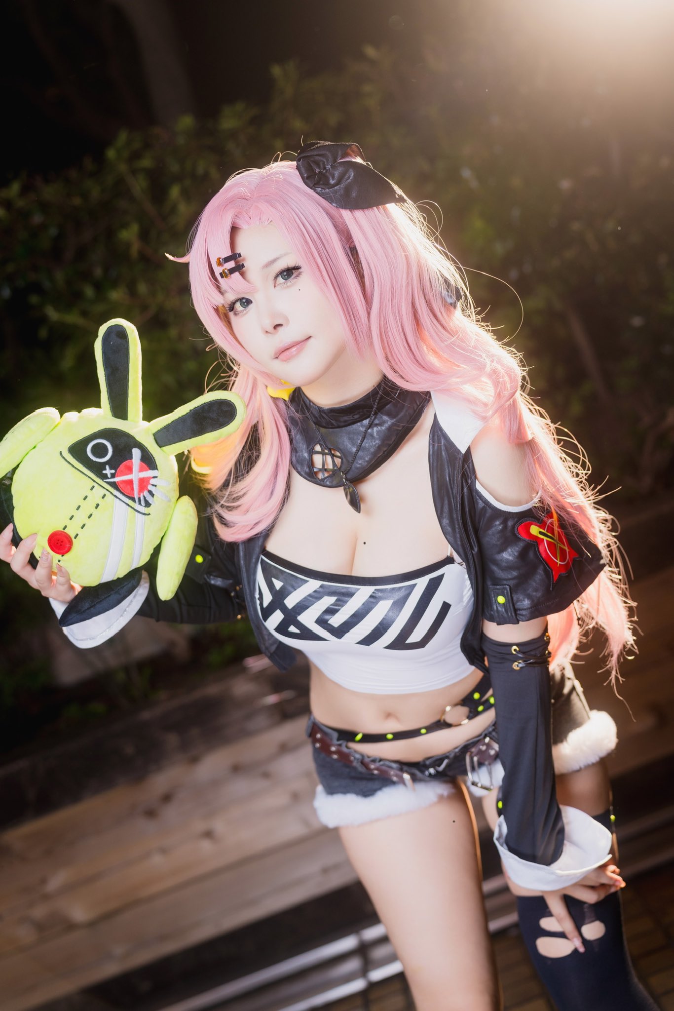 技术稚嫩但火辣！Coser《Dakki伊》性感大欧派勇敢露半球！