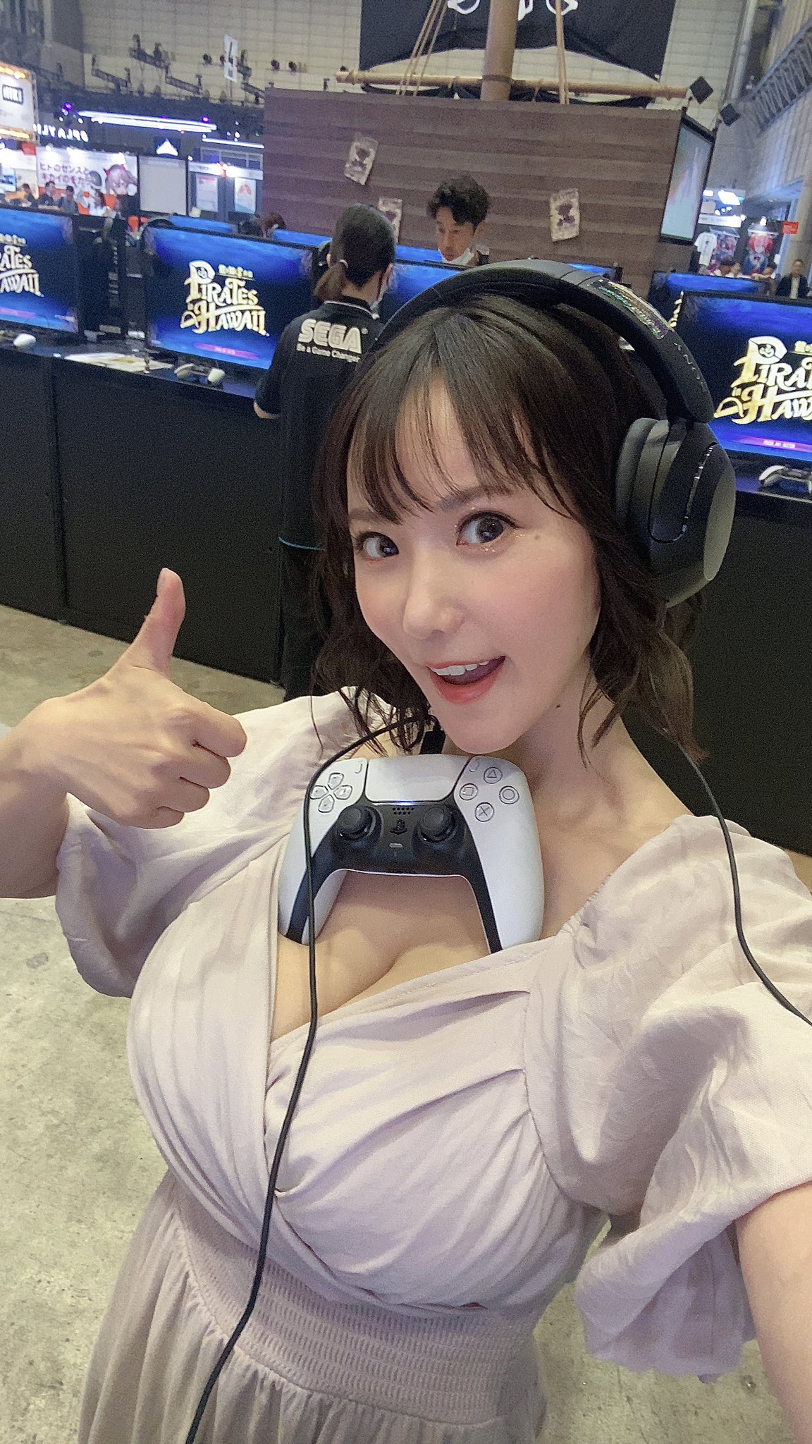 前AV女优Cos《鬼灭之刃》花魁堕姬超真实还原！绝色好胸果然赞！