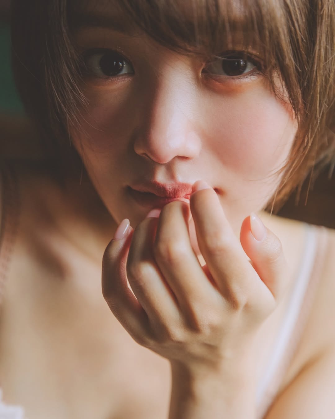 拥有王道的流行脸蛋！质感美女《立花紫音》剪短头发更显妩媚女人味！