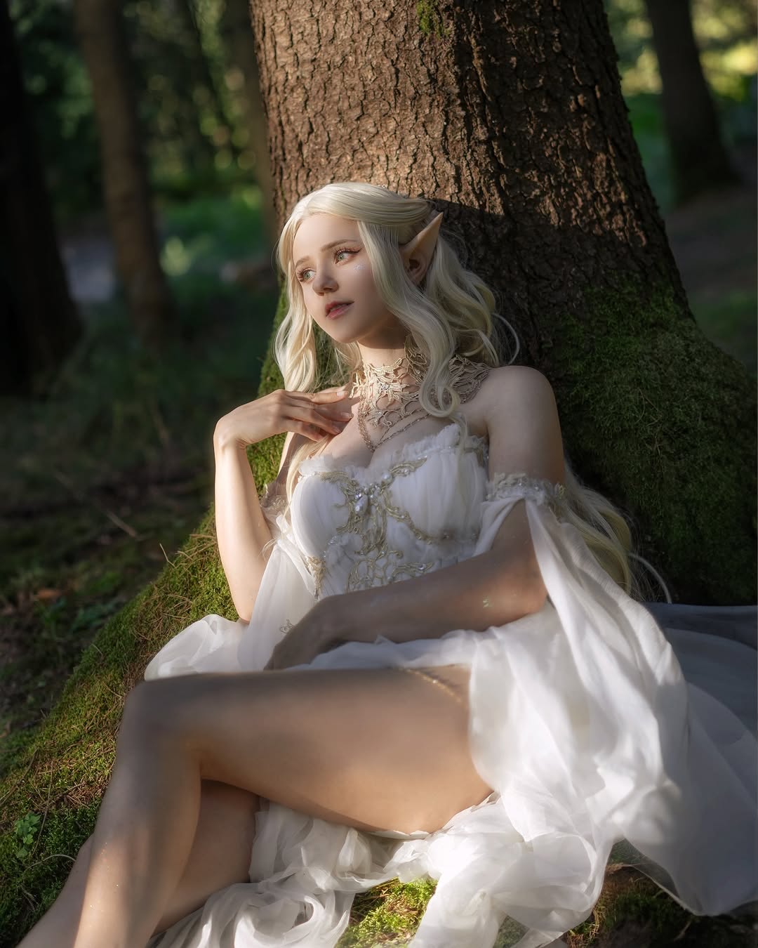 仙气不减！混血Coser《Kaddi》性感还原重现「巫师3」希里蒸桑拿！