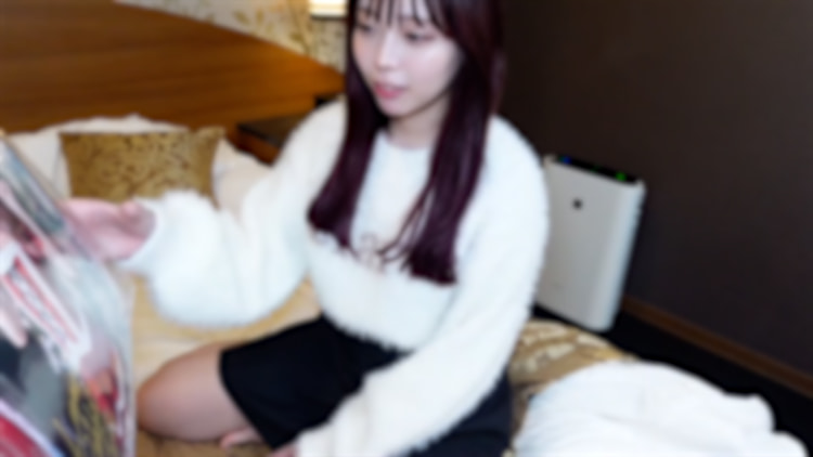 【素人】颜值直逼女团偶像！清纯女大生「水太多」现场直接拿杯子接！