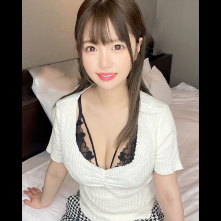 出身于大学选美比赛，目前拥有 20 万粉丝的人气网红